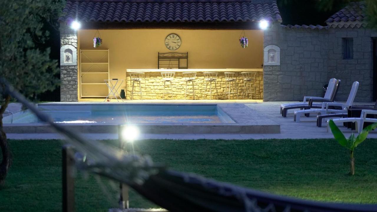 Chambres D'Hotes Le Saint Victor - Provence, Vaucluse 페른느 레 퐁텐느 외부 사진