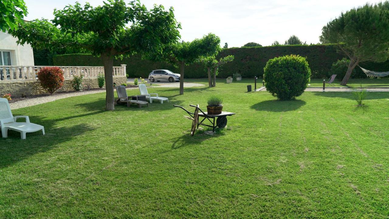 Chambres D'Hotes Le Saint Victor - Provence, Vaucluse 페른느 레 퐁텐느 외부 사진
