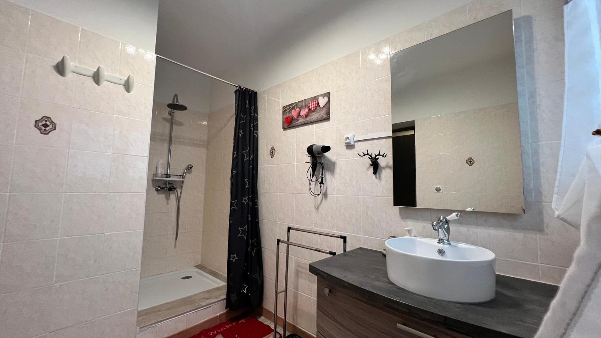 Chambres D'Hotes Le Saint Victor - Provence, Vaucluse 페른느 레 퐁텐느 외부 사진